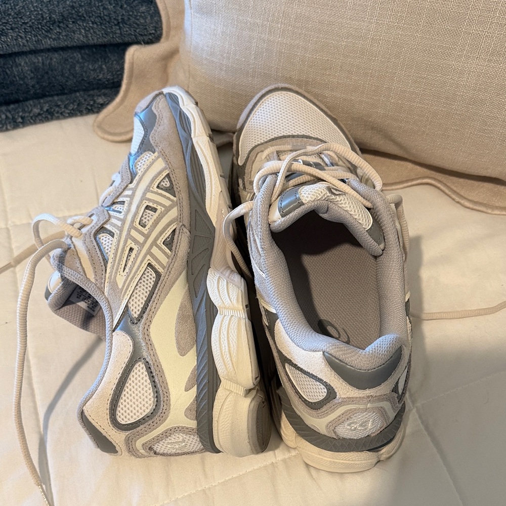 ASICS Gel NYC cream and oyster grey - Picture 4 of 6